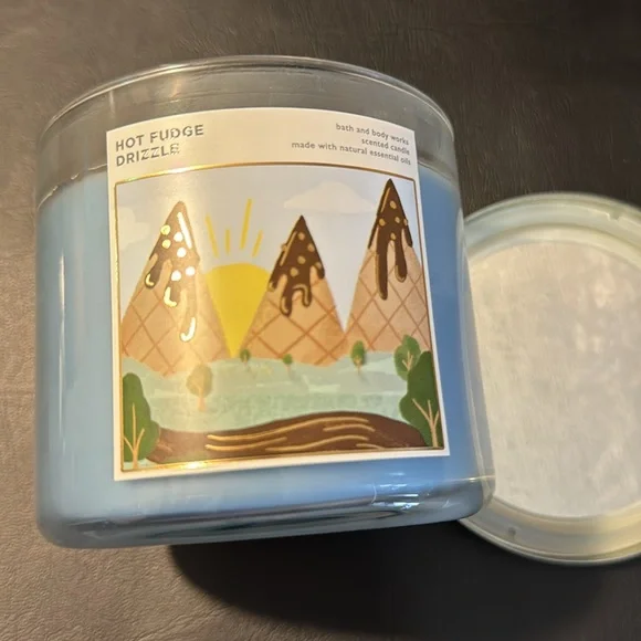 🆕 HOT FUDGE DRIZZLE - Bath & Body Works - 3 Wick Candle Chocolate Dessert RARE - Picture 8 of 14